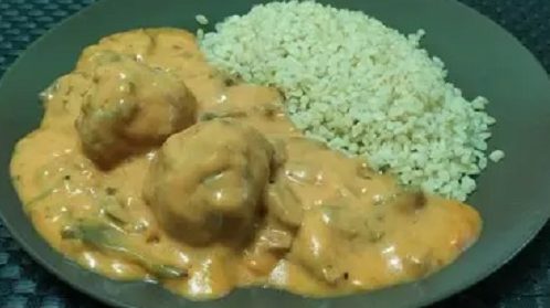 Bakonyi húsgombóc tejfölös mártással